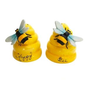 Happy Bee salt and pepper set. Upgrade your lunch with the Happy Bee